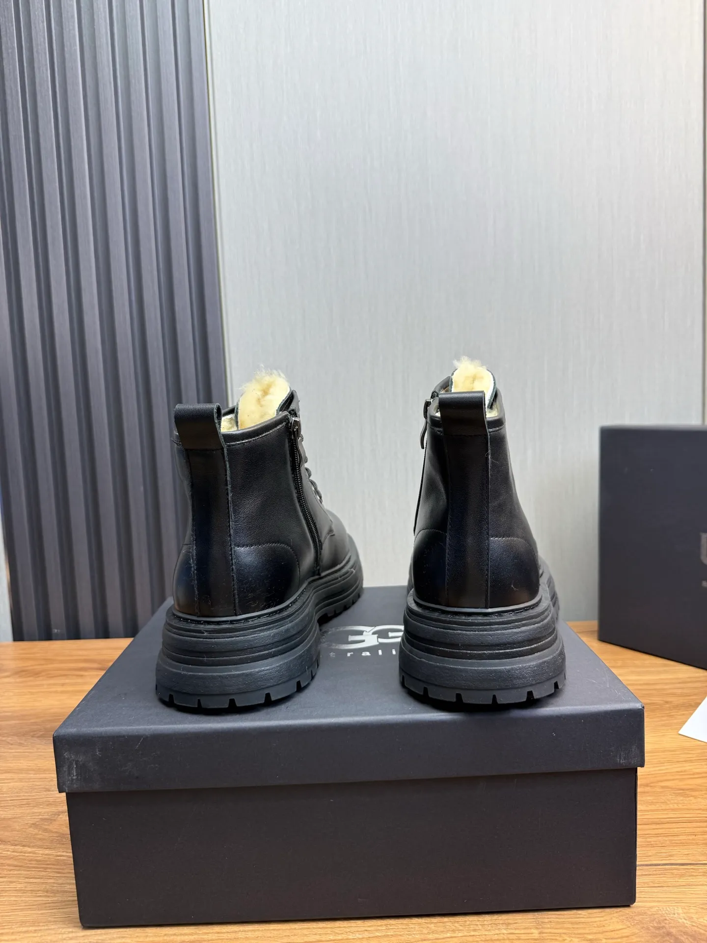 Factory price 680💰 [UGG] Men's hot winter warm boots🐑Simple and fashionable design, cowhide➕comfortable and warm wool lining. Soft and comfortable to wear, good warmth retention, and excellent foot feel. Regular size 38-45